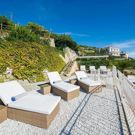 In With Private Pool & View Villa